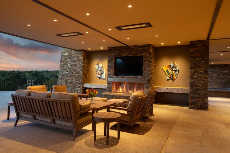 Santa Fe Masterpiece - Main Patio Fireplace