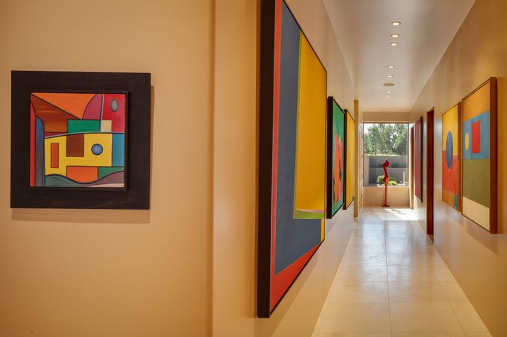 Santa Fe Masterpiece - Gallery Hall